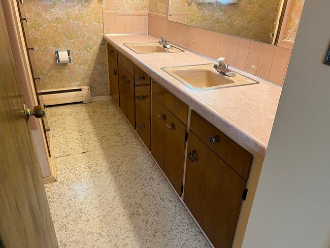 Building Photo - 3728 W Delbert Ave