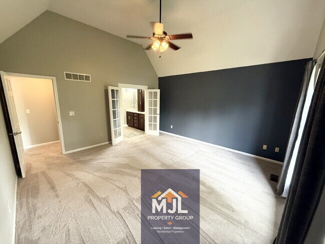 Building Photo - Executive 5 BR Cul-de-Saq Home In Blue Valley Schools | Private Wooded View | Finished Walkout Ba...