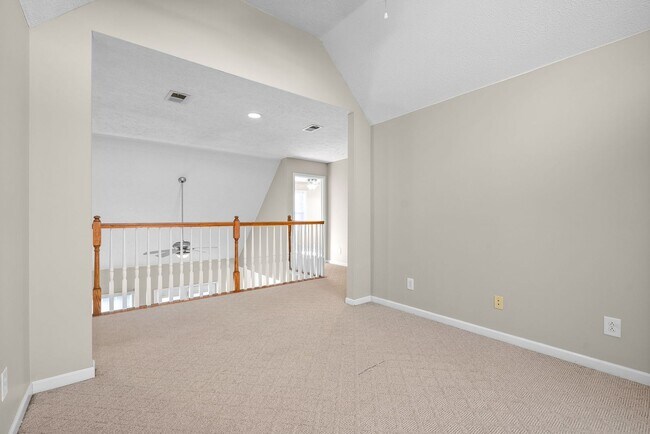 Building Photo - Pet Friendly Three Bedroom with Bonus!