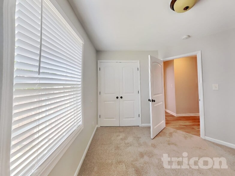 Building Photo - 1037 Dwight Eisenhower Way