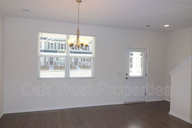 Building Photo - 176 Woodward Rd