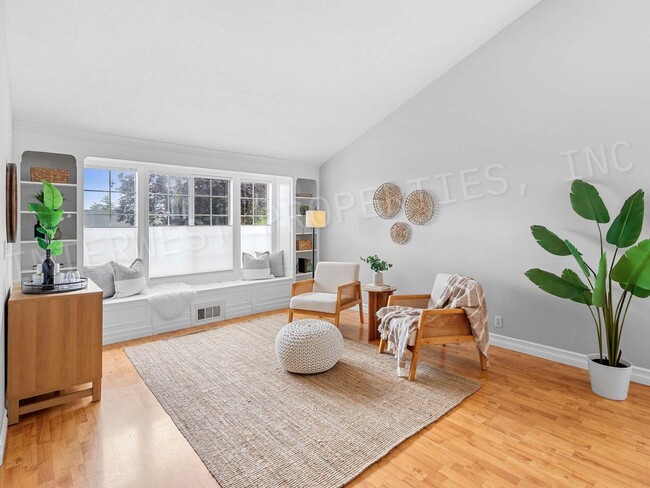 Building Photo - 4+ Bedroom Tigard Home With a Beautiful Vi...