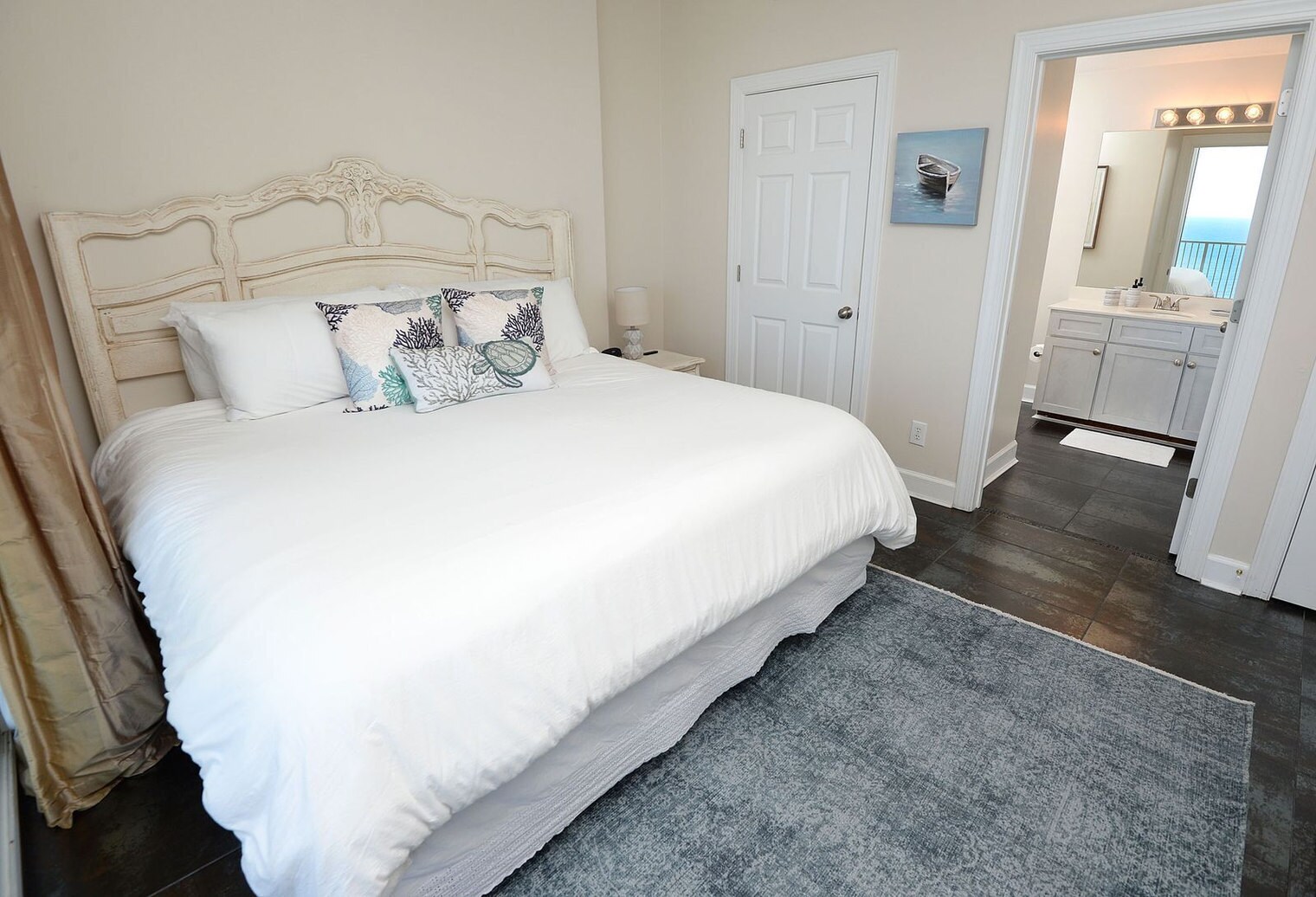 Building Photo - 17545 Front Beach Rd