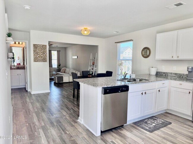 Building Photo - 23 Island Breeze Ln