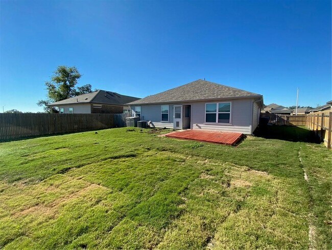 Building Photo - 321 Old Glory Trail