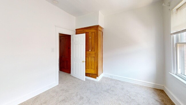 Building Photo - 3056 Mercer St