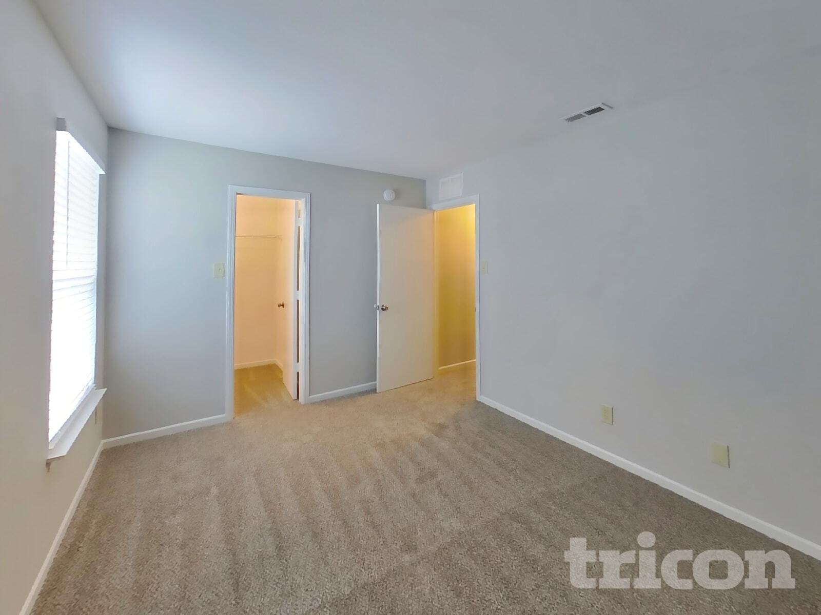 Building Photo - 10152 Golden Dr