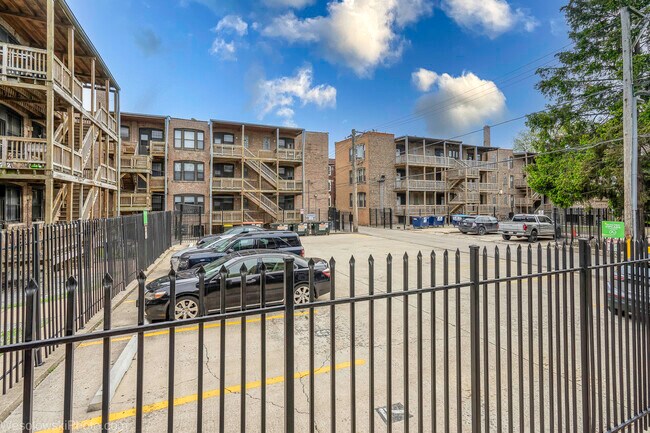Building Photo - 1169 E 54th St