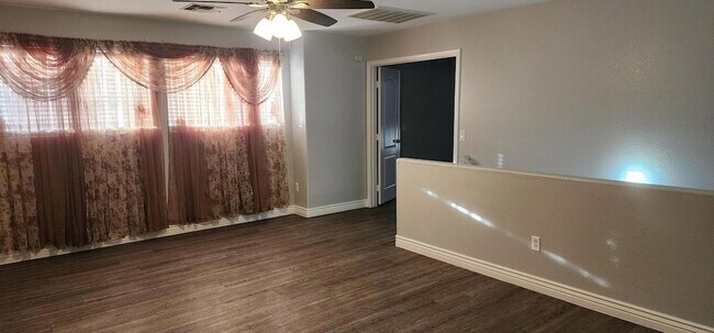 Building Photo - 9124 W Elm St