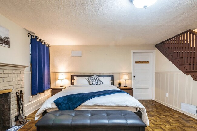 Building Photo - 809 Chetworth Pl