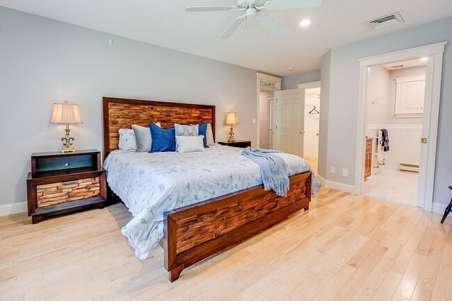 Building Photo - 3 W Hollow