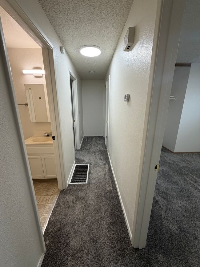 Building Photo - 3039-3041 Kane Street