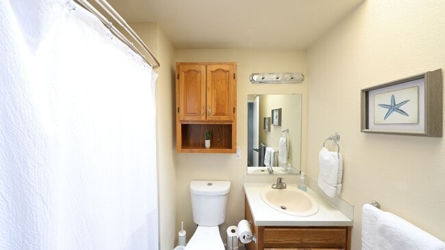 Building Photo - 3 Bed 2.5 Bath - View - Culdesac - Small Dog - NAS Whidbey