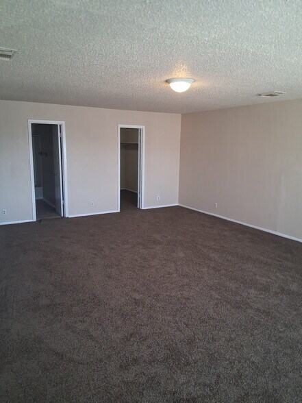 Building Photo - 874 Fillmore Dr