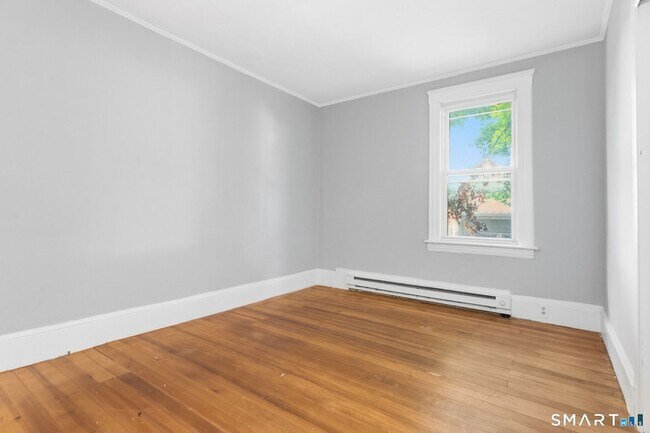 Building Photo - 13 Wood Ct