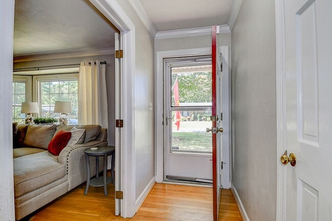 Building Photo - ONE LEVEL LIVING at it's FINEST in the SOU...