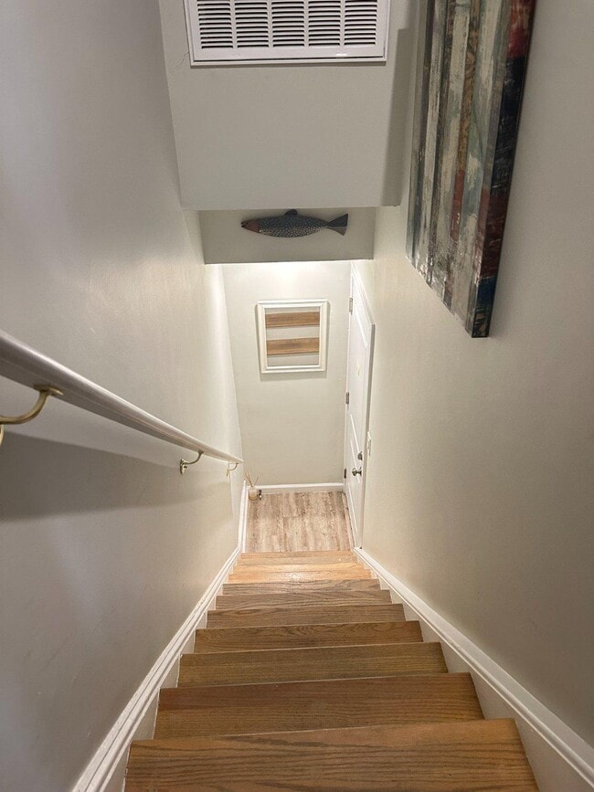 Building Photo - 1800 Catharine St