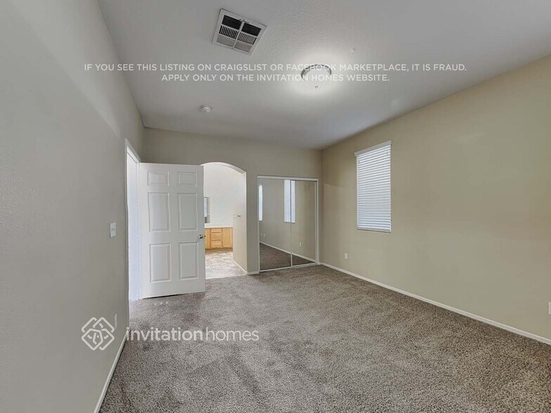 Building Photo - 8840 Crooked Shell Ave