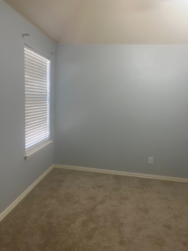Building Photo - 4205 Lansbury Dr