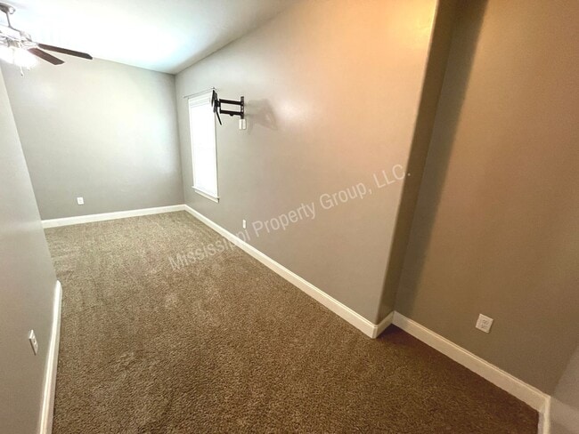 Building Photo - 4BR/4.5BA For Rent