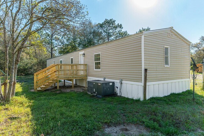 Building Photo - 512 W Bach Dr