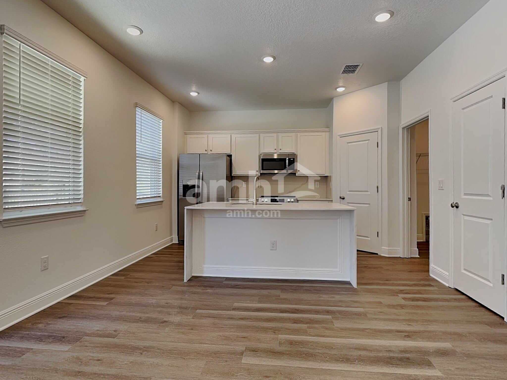 Building Photo - 6689 Atlantic Bch Ave