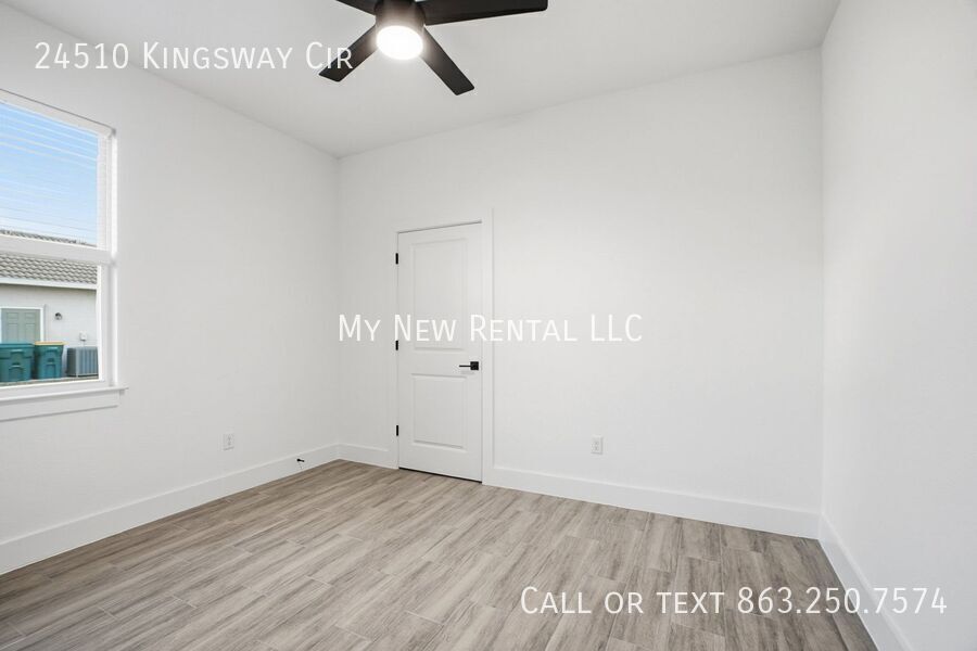 Building Photo - 24510 SW Kingsway Cir