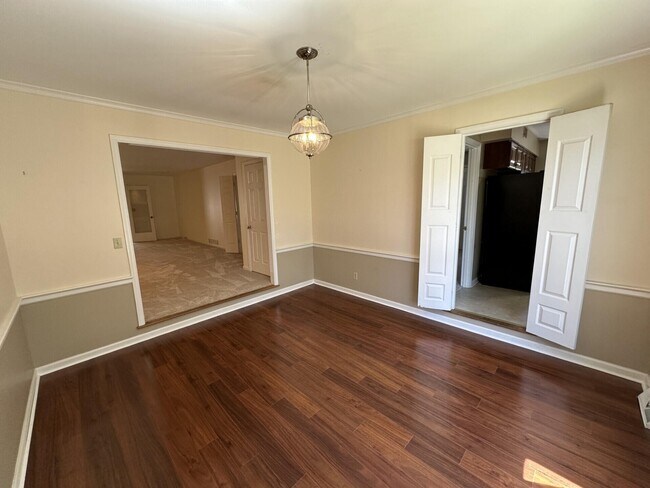 Building Photo - 2948 Candlelight Way