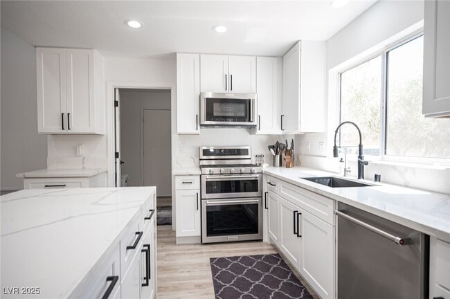 Building Photo - 9053 Firebird Dr