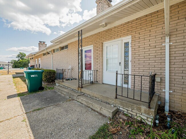 Building Photo - Charming Home in Desirable White Lake Neighborhood