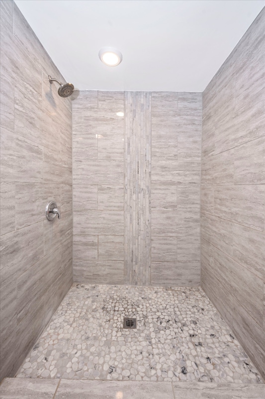 Building Photo - 628 Ingleside Ave