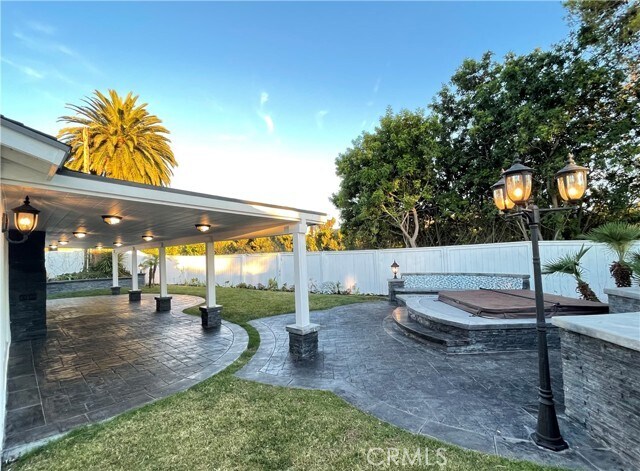 Building Photo - 6326 Villa Rosa Dr