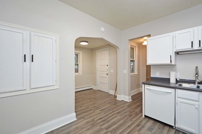 Building Photo - 2209 Aldrich Ave S