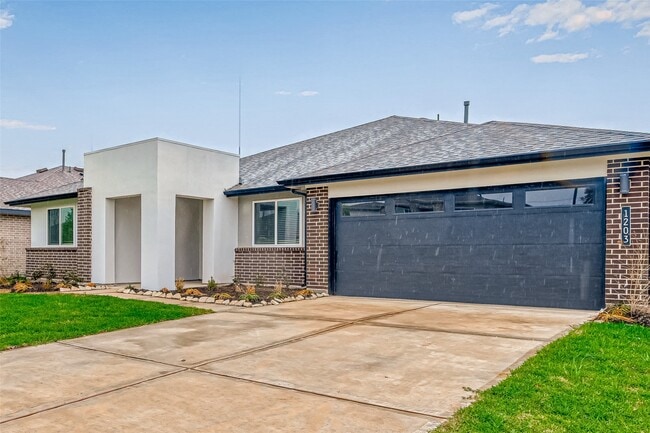 Building Photo - 1203 Hyde Lk Ln