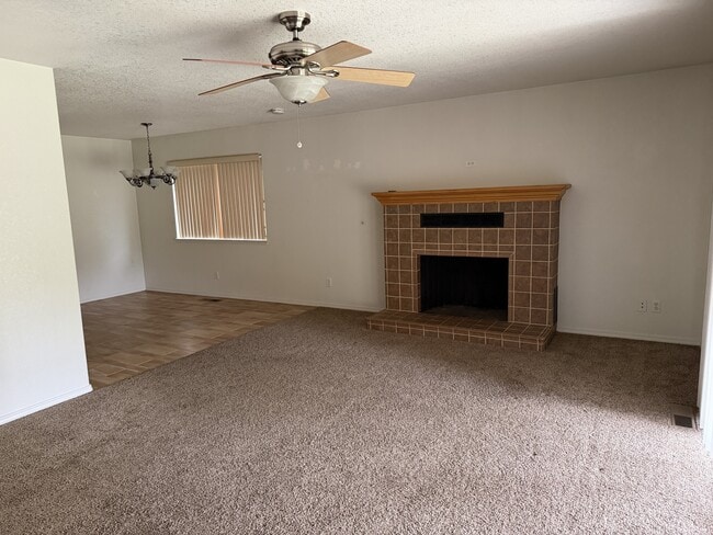 Building Photo - 221 S 7th St