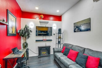Building Photo - 7244 Piedmont Dr