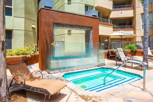 Building Photo - 1 Bedroom centrally located in Little Italy!!