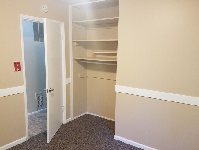 Building Photo - 3122 Voll Ln