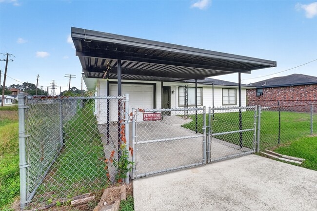 Building Photo - 1200 Cypress St