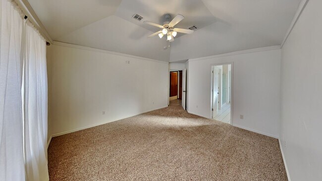 Building Photo - 3 Bedroom with Office in Edmond