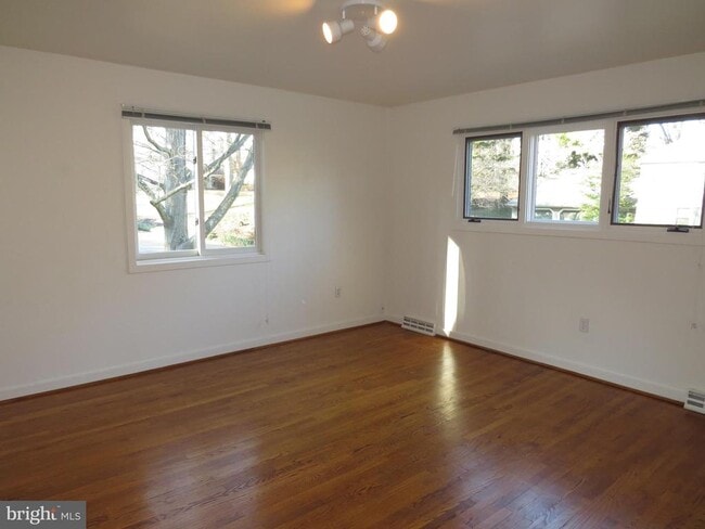 Building Photo - 30 Kings Grant Rd