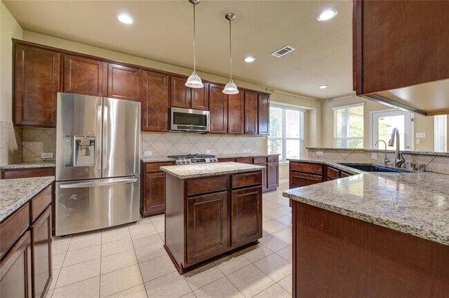 Building Photo - 6907 Stevenson Dr