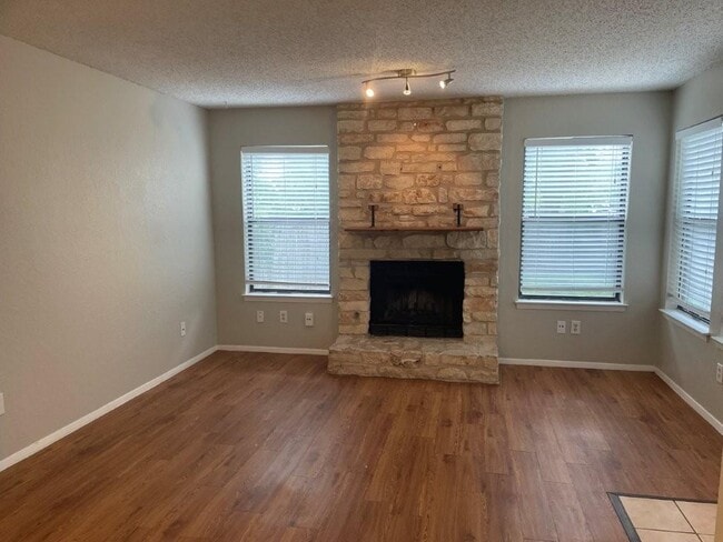 Building Photo - 12307 Deer Falls Dr