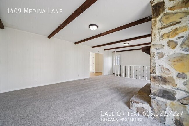 Building Photo - 1409 Medina Ln