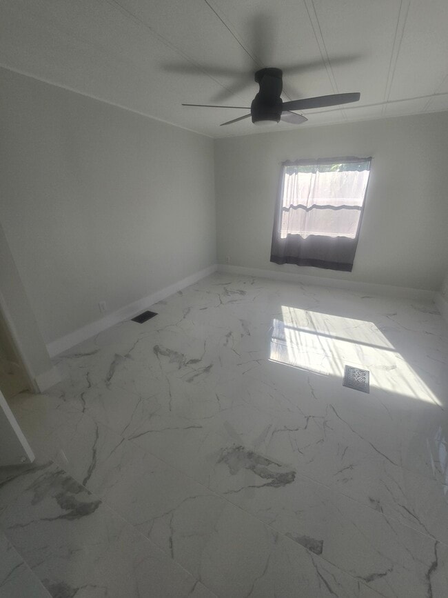 Building Photo - 1900 Augusta Rd