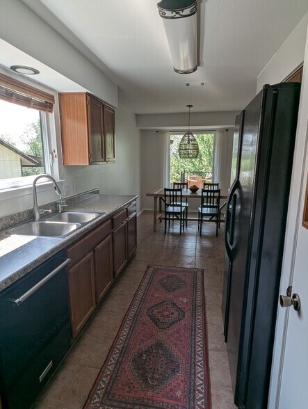 Building Photo - 8513 Bargamin Dr