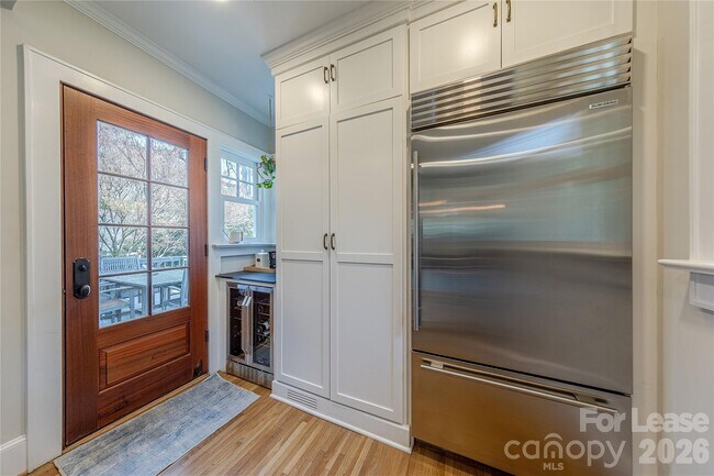 Building Photo - 2101 Dartmouth Pl