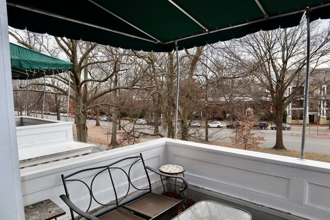 Building Photo - THIS IS THE ONE 2 Bedroom 2 Bath Condo in ...