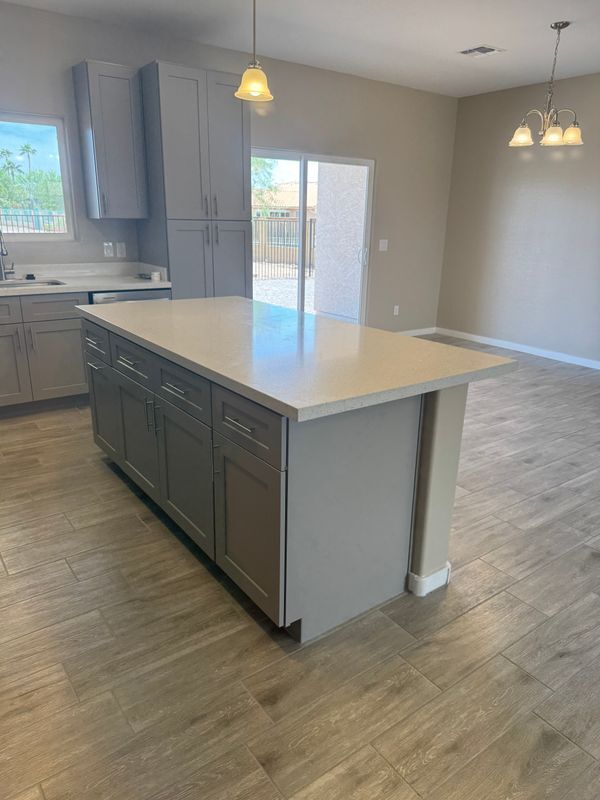 Building Photo - 15235 S Country Club Dr