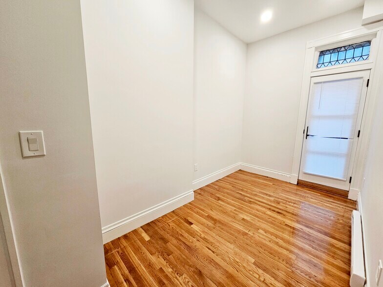 Building Photo - 197 Commonwealth Ave